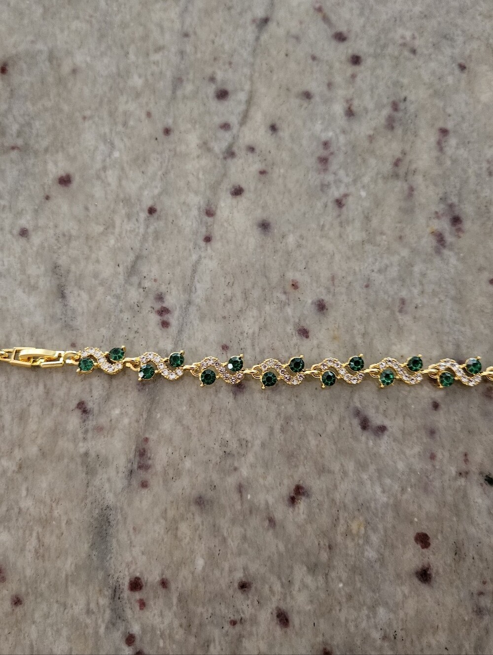 Like NEW ☆ Emerald Gemstone Bracelet, Really PRETTY!